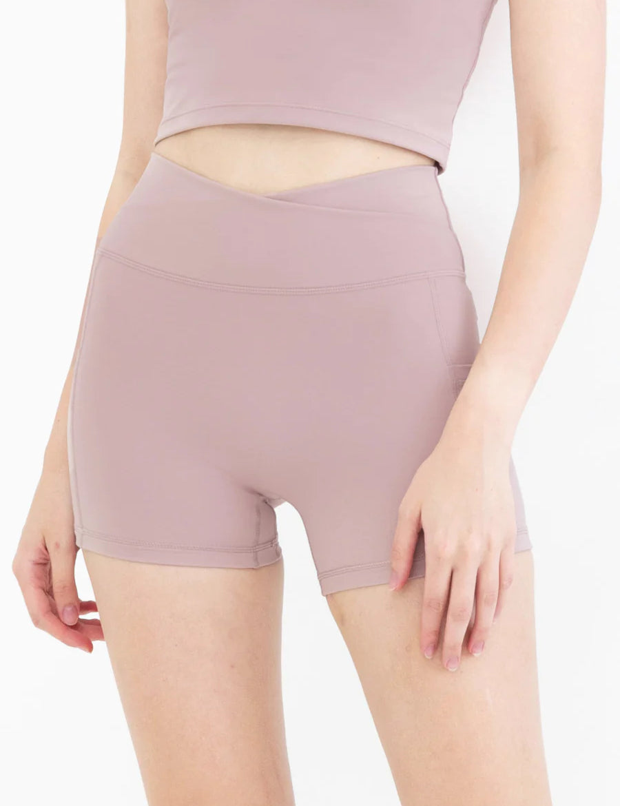 Activewear Yoga Shorts Vs. Regular Yoga Shorts: What is the Difference?